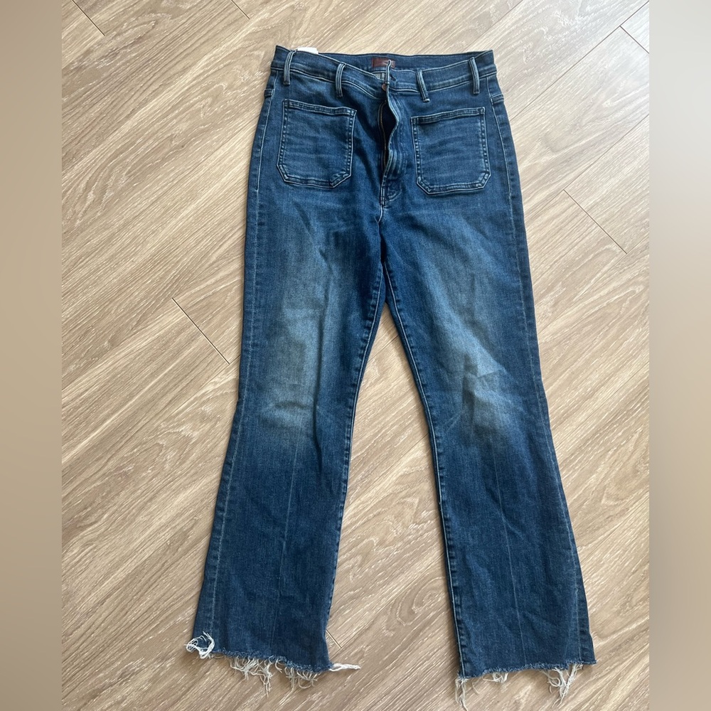 MOTHER Denim Hustler Patch Pocket Ankle Fray